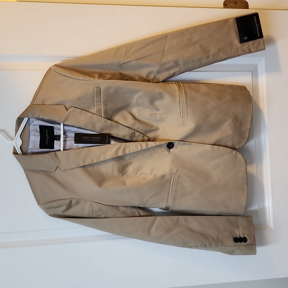 NWT. BANANA REPUBLIC Brown Blazer